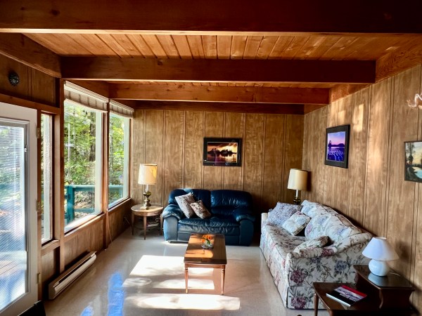 Cleaned up living room at our Sproat Lake Vacation Rental Lakefront Home Cabin